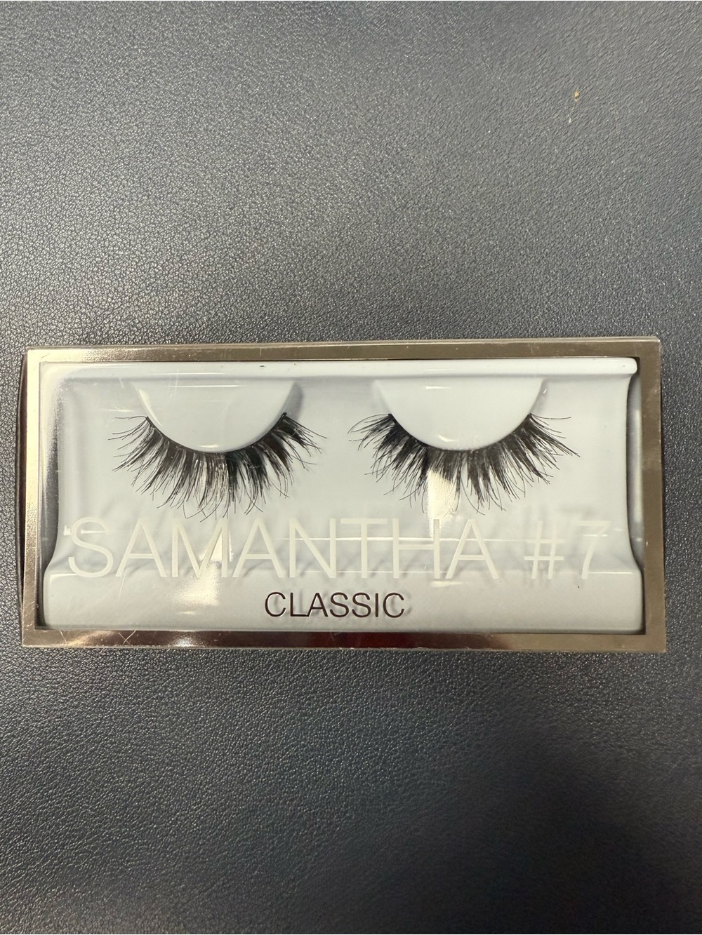 HUDA BEAUTY Samantha #7 Lashes - Picture 2 of 5